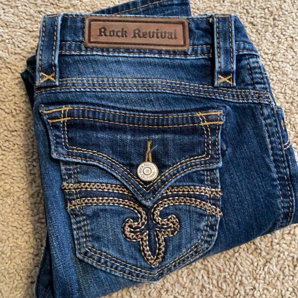 JUST LIKE NEW! Rock Revival Jeans